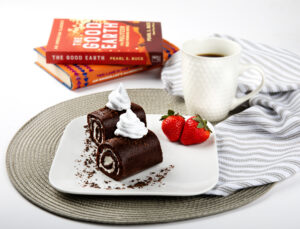 Bank_Fatemeh_with blur_dessert